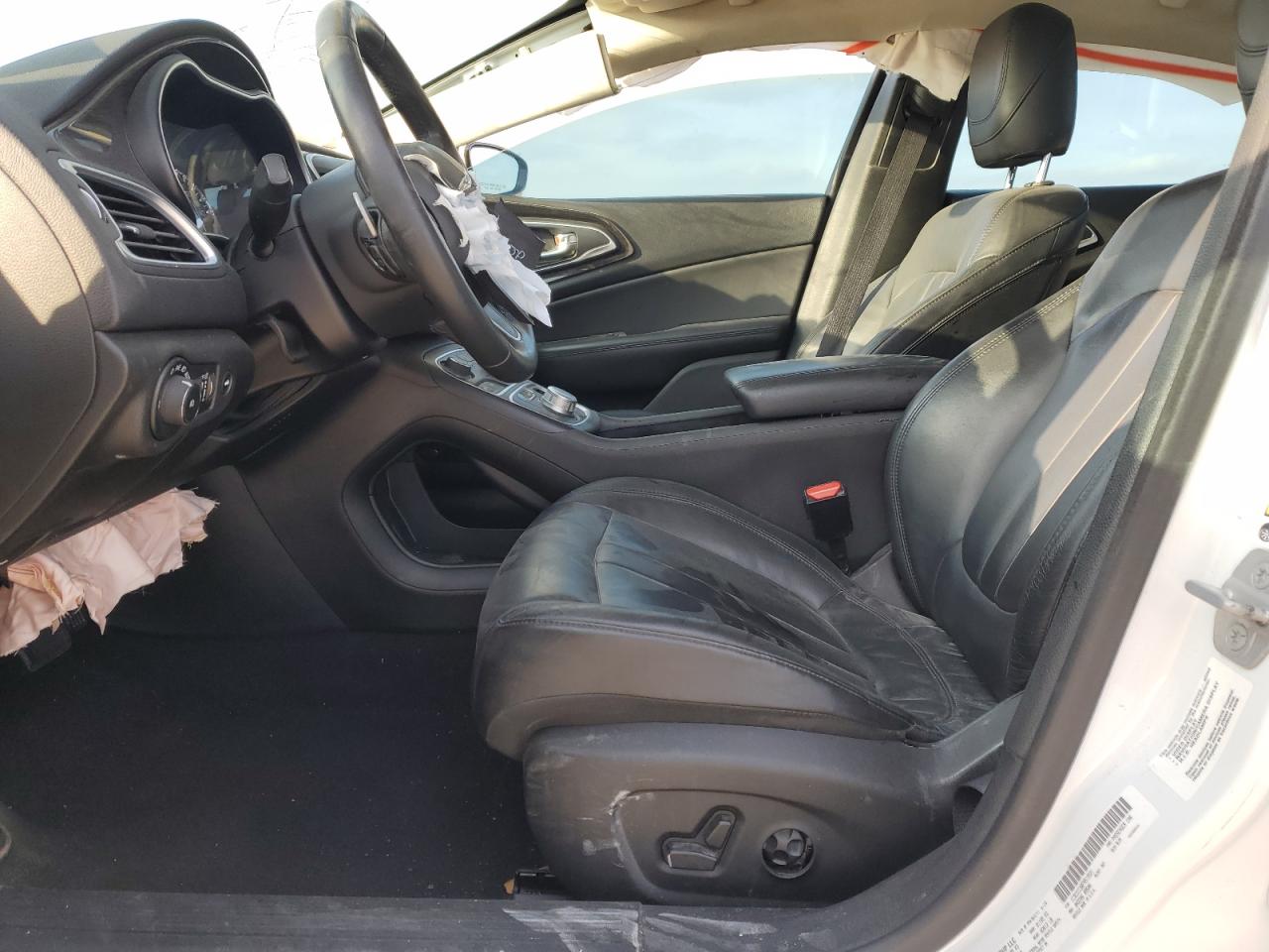 2015 CHRYSLER 200 C photo 13