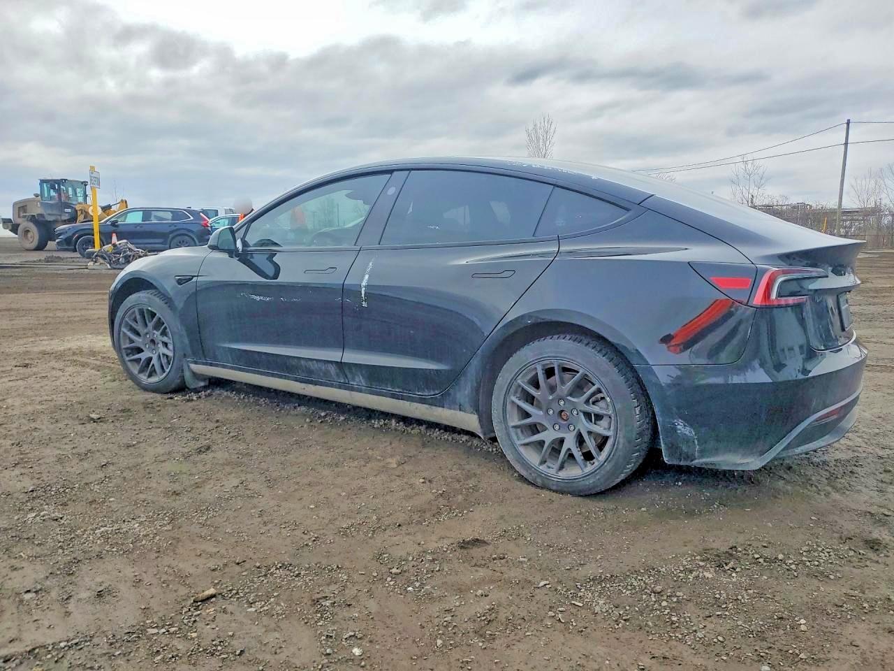 2024 TESLA MODEL 3 photo 4
