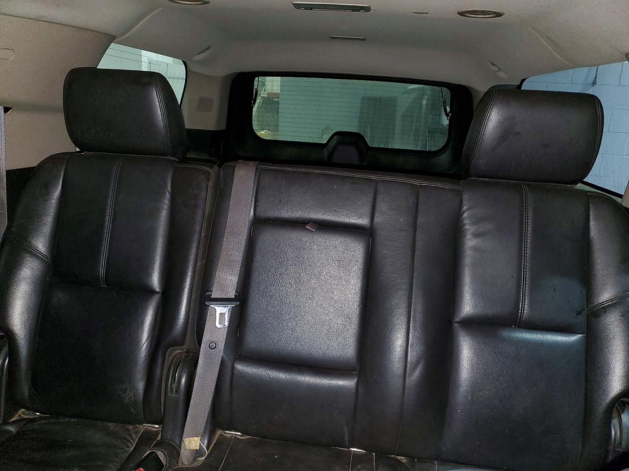 2011 CHEVROLET SUBURBAN K1500 LT photo 10