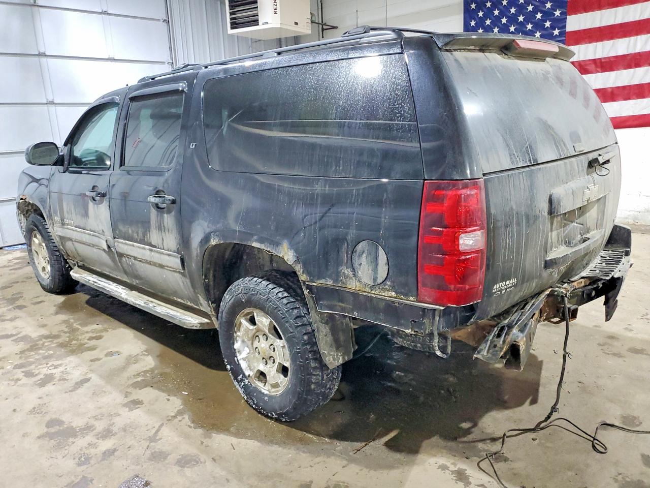 2011 CHEVROLET SUBURBAN K1500 LT photo 2
