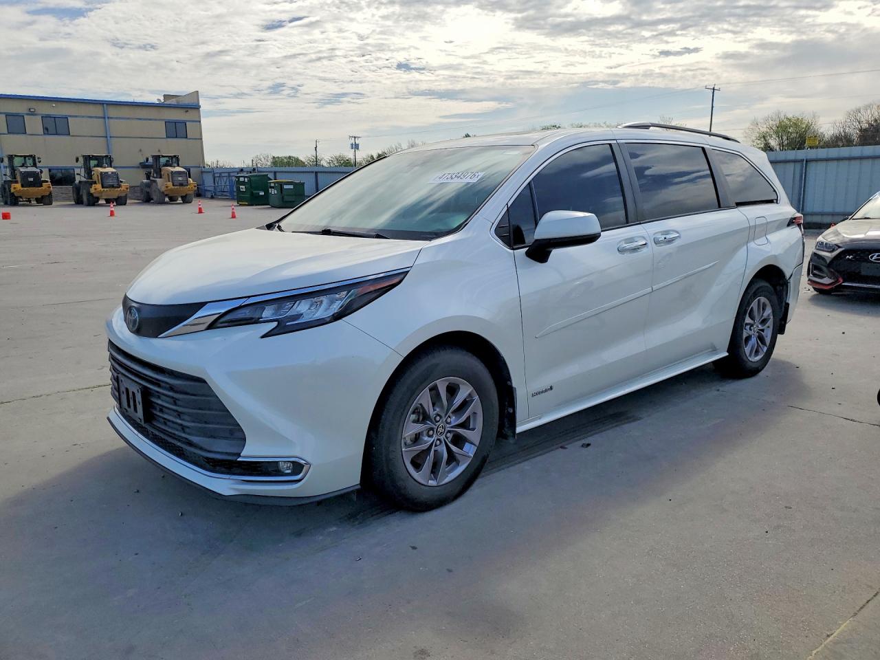 2021 TOYOTA SIENNA