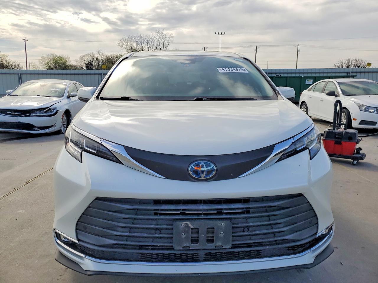 2021 TOYOTA SIENNA XLE 8-PASSENGER photo 9