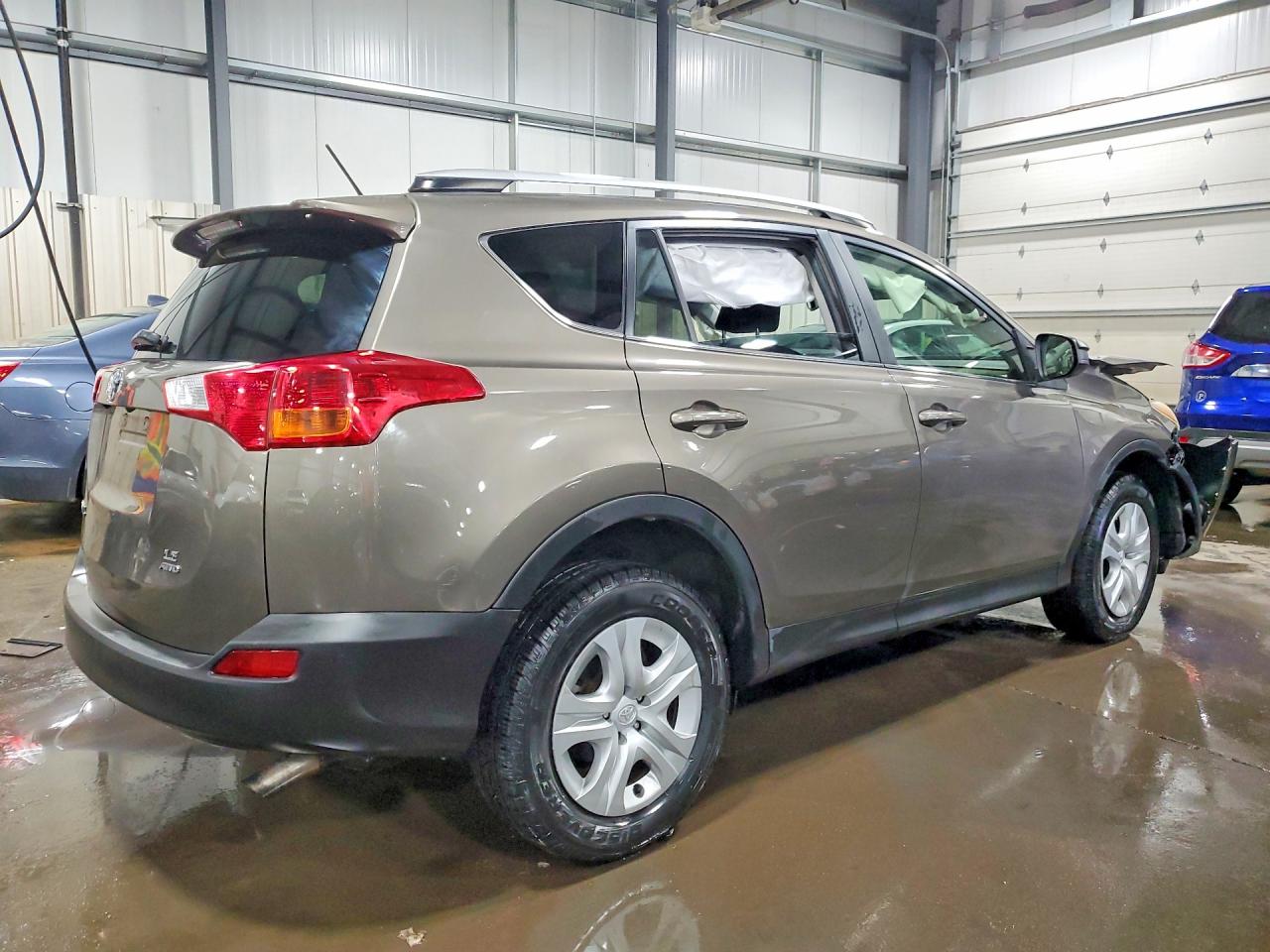 2014 TOYOTA RAV4 LE photo 3