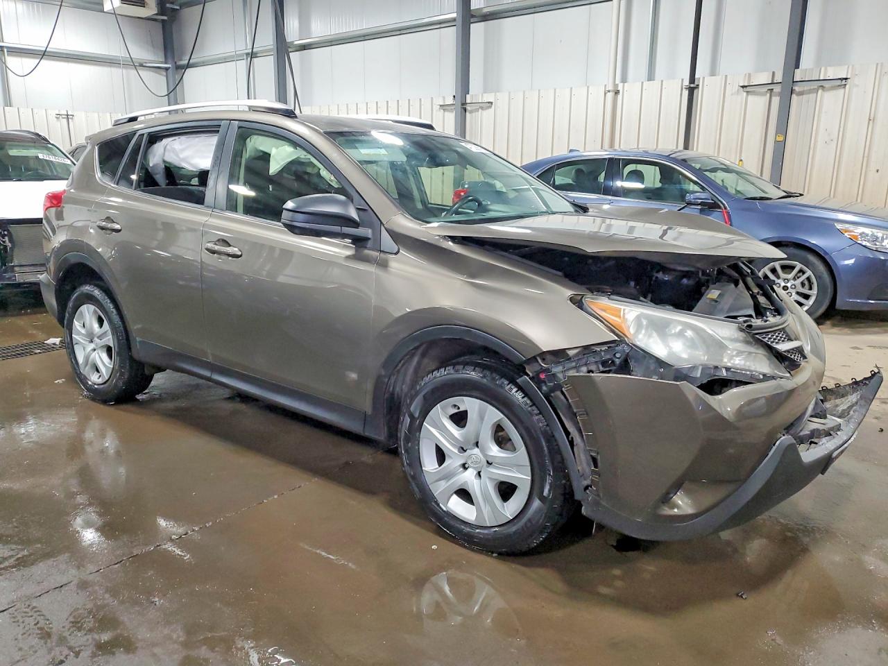 2014 TOYOTA RAV4 LE photo 4