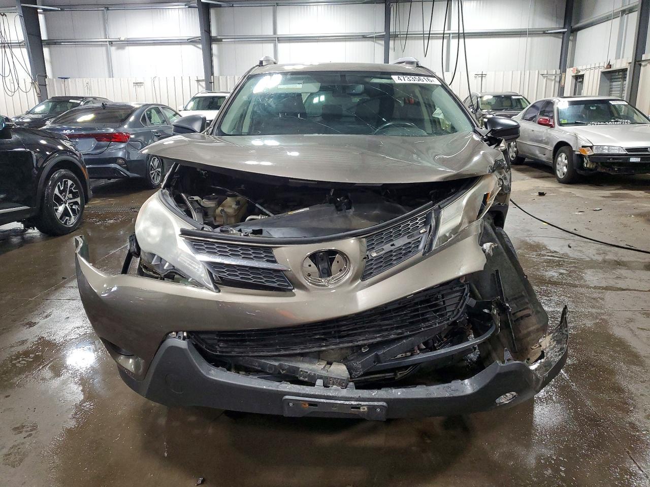 2014 TOYOTA RAV4 LE photo 5