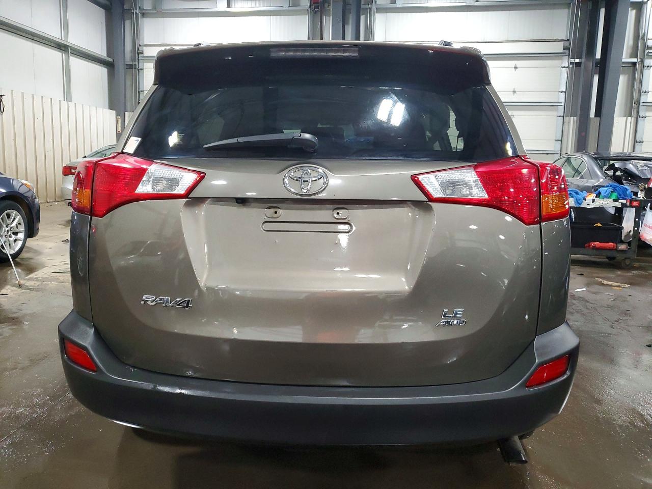 2014 TOYOTA RAV4 LE photo 6
