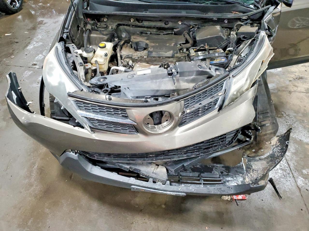 2014 TOYOTA RAV4 LE photo 12