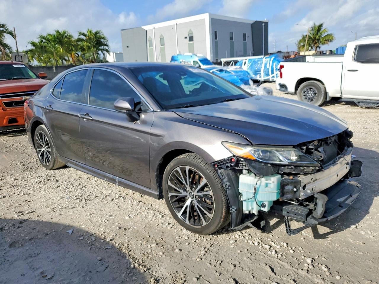 2018 TOYOTA CAMRY SE photo 10