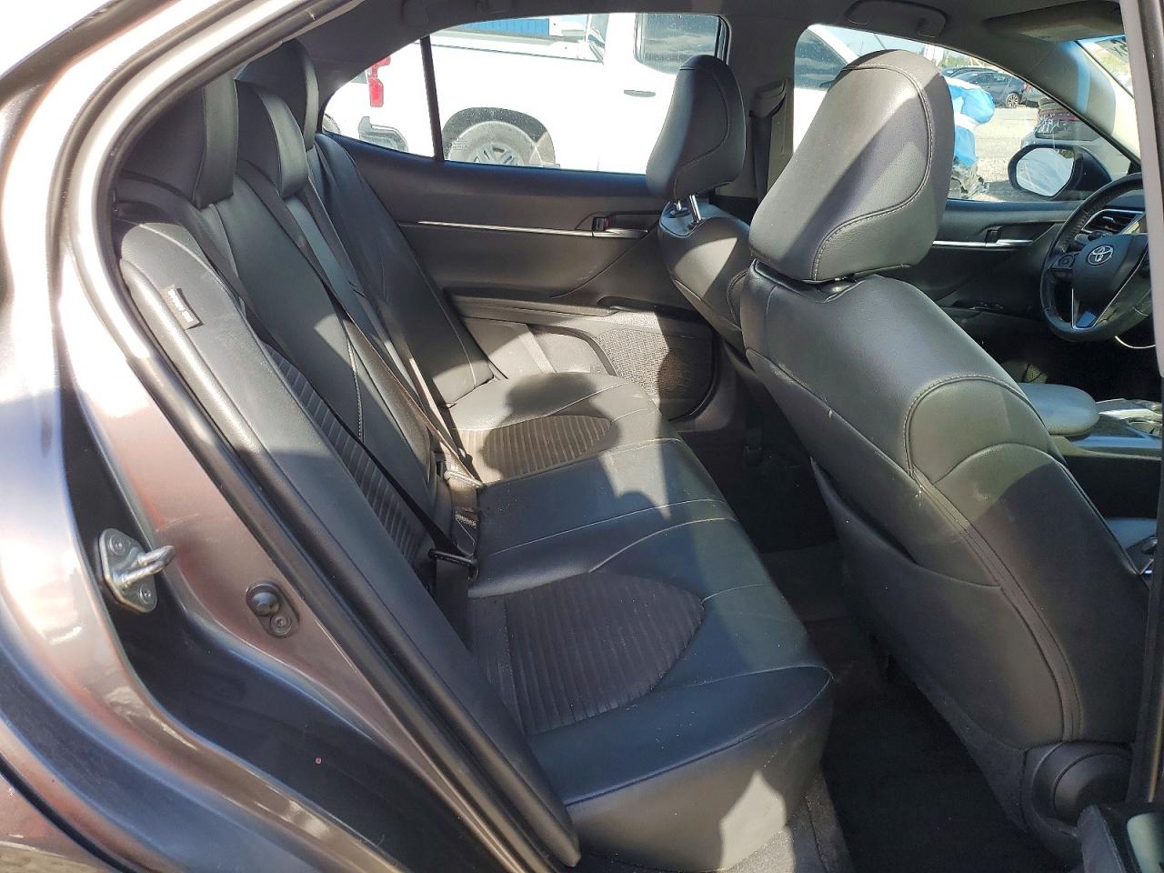 2018 TOYOTA CAMRY SE photo 28