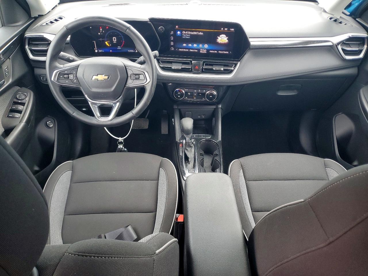 2025 CHEVROLET TRAILBLAZER LT photo 8