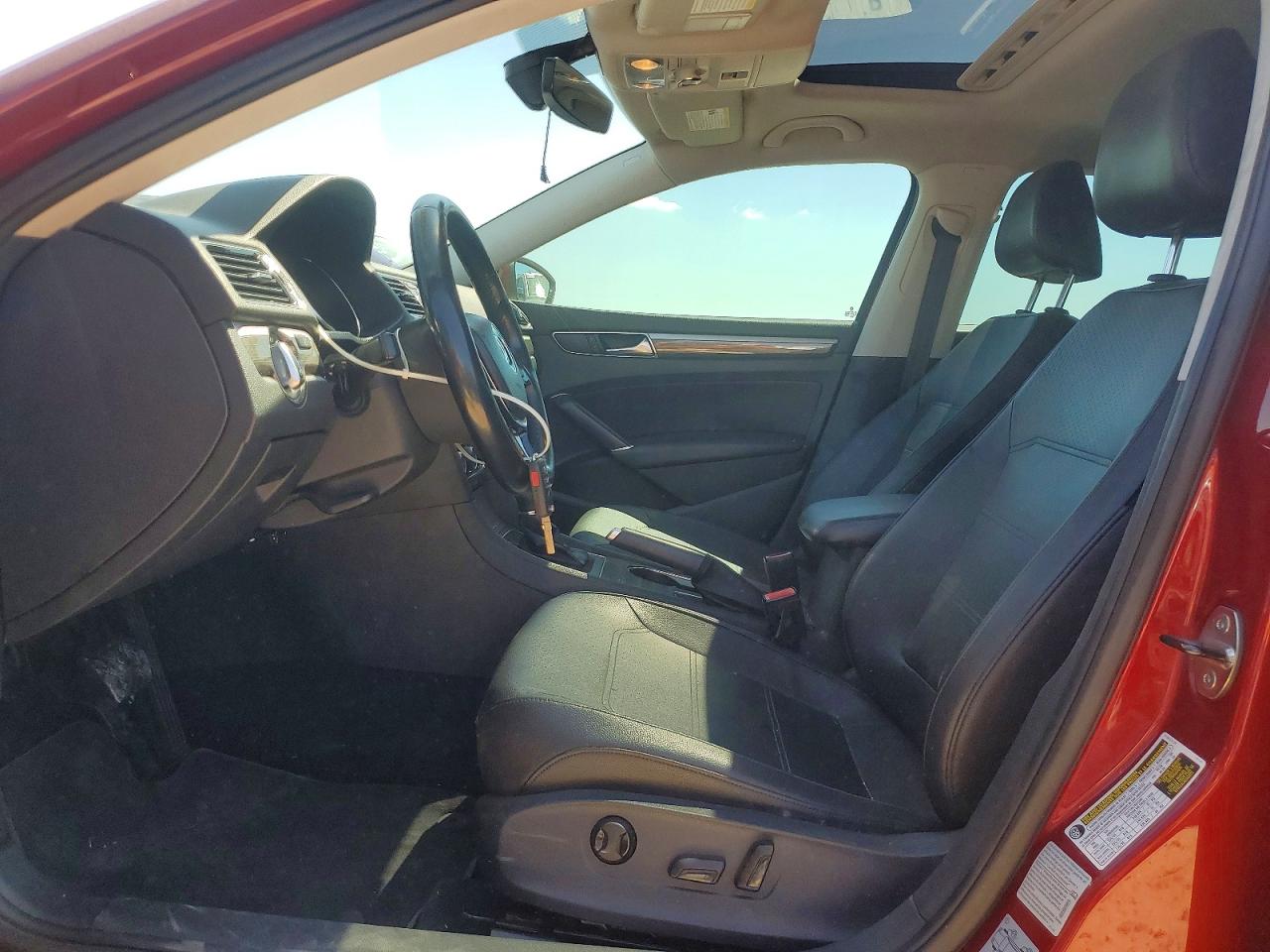 2017 VOLKSWAGEN PASSAT SE photo 19