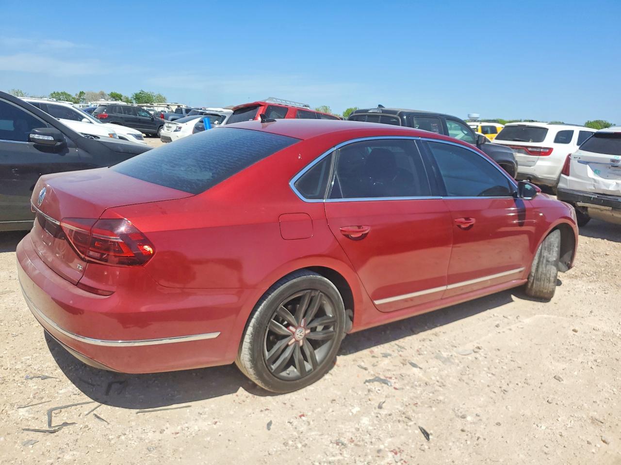 2017 VOLKSWAGEN PASSAT SE photo 7