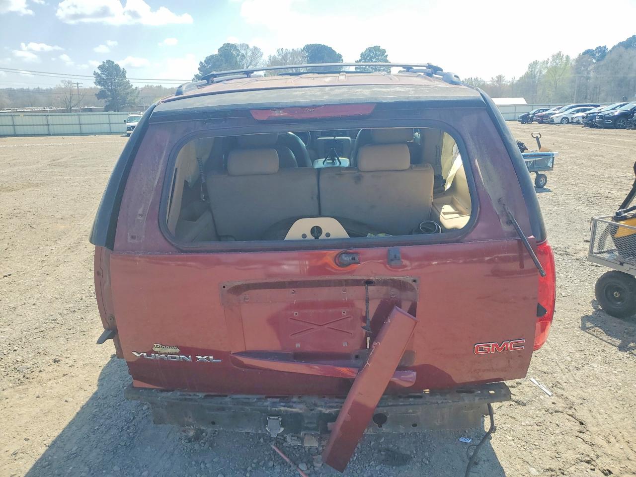 2008 GMC YUKON XL C1500 photo 11