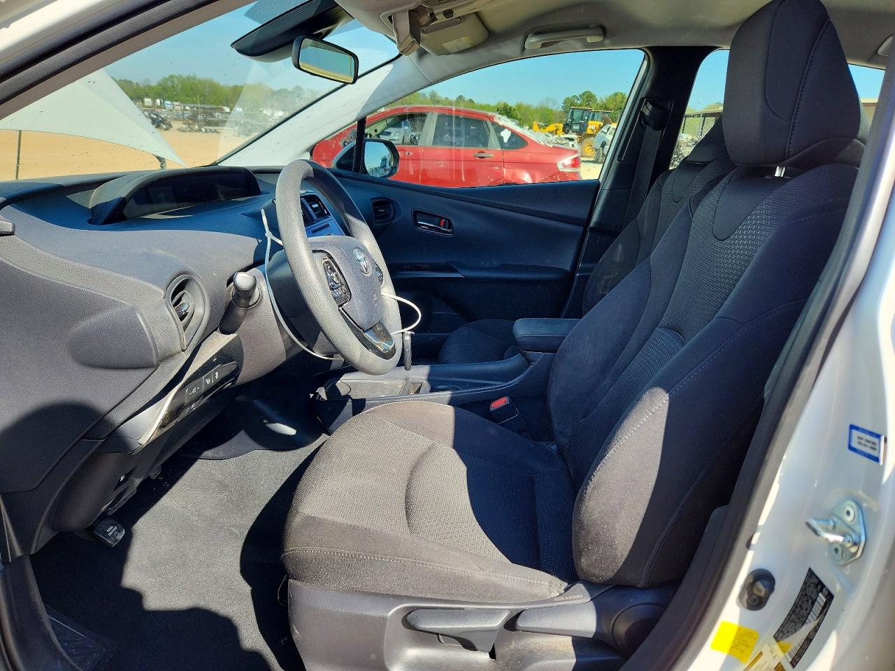 2019 TOYOTA PRIUS LE photo 7