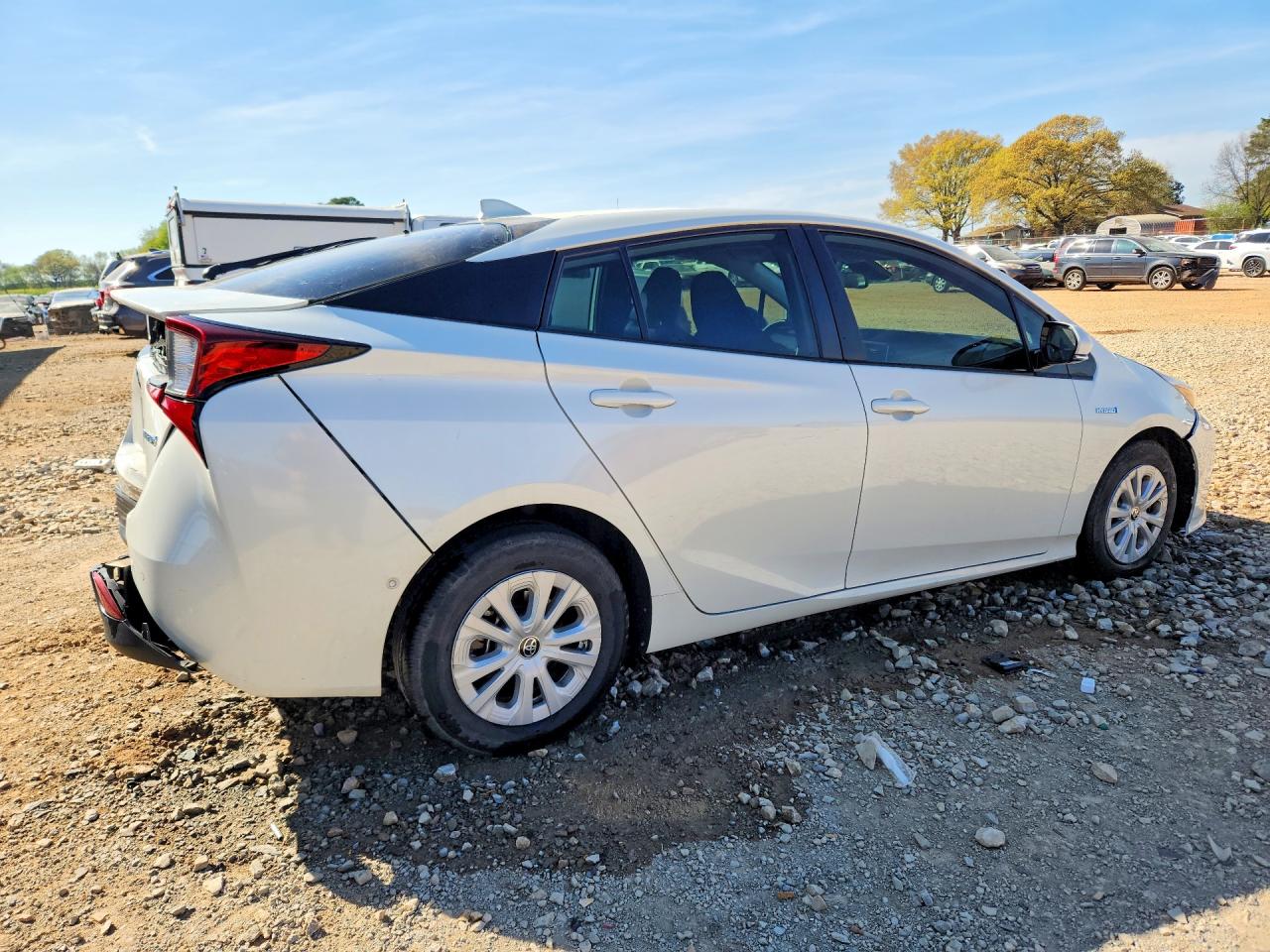 2019 TOYOTA PRIUS LE photo 3