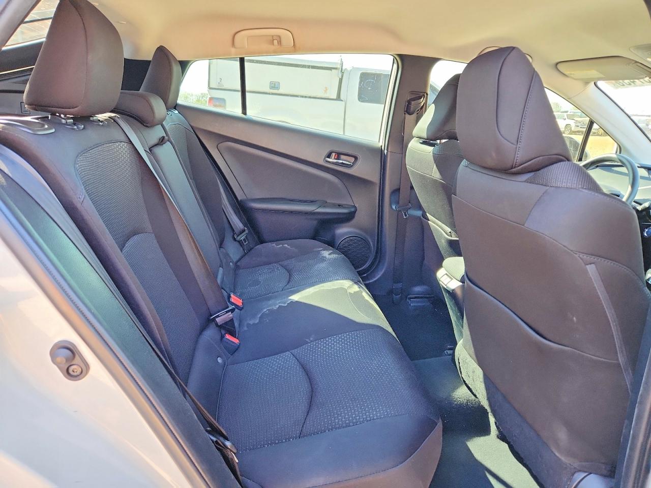 2019 TOYOTA PRIUS LE photo 11