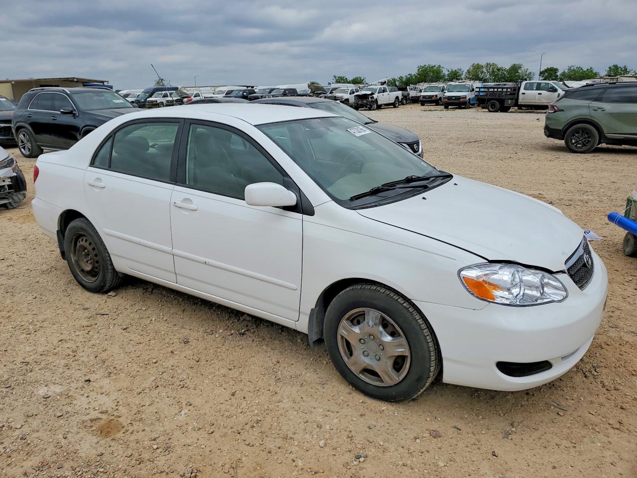 2005 TOYOTA COROLLA LE photo 4