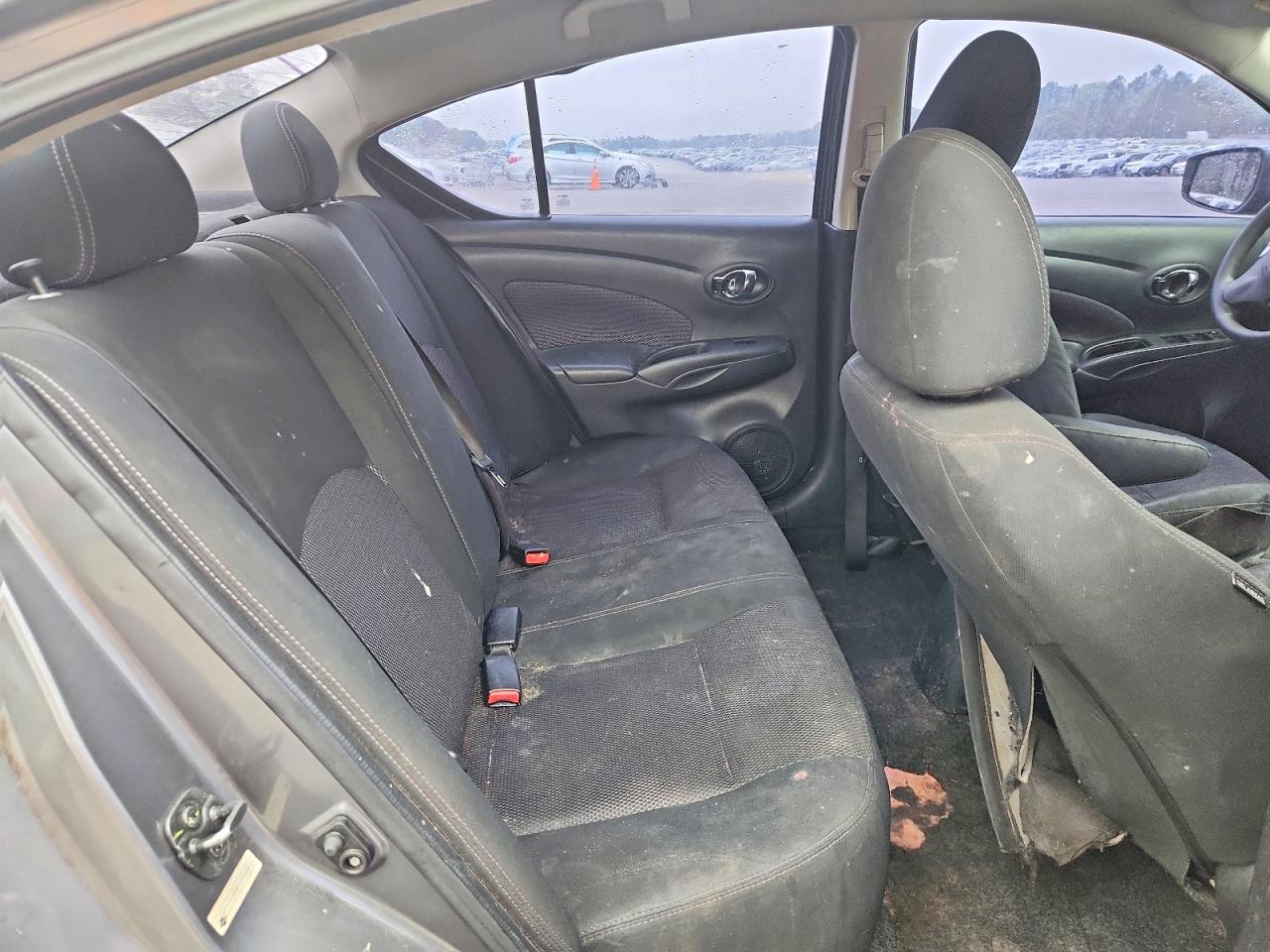 2018 NISSAN VERSA SV photo 19