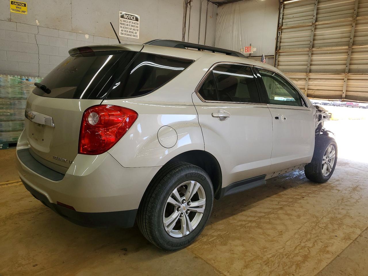 2015 CHEVROLET EQUINOX LT photo 3
