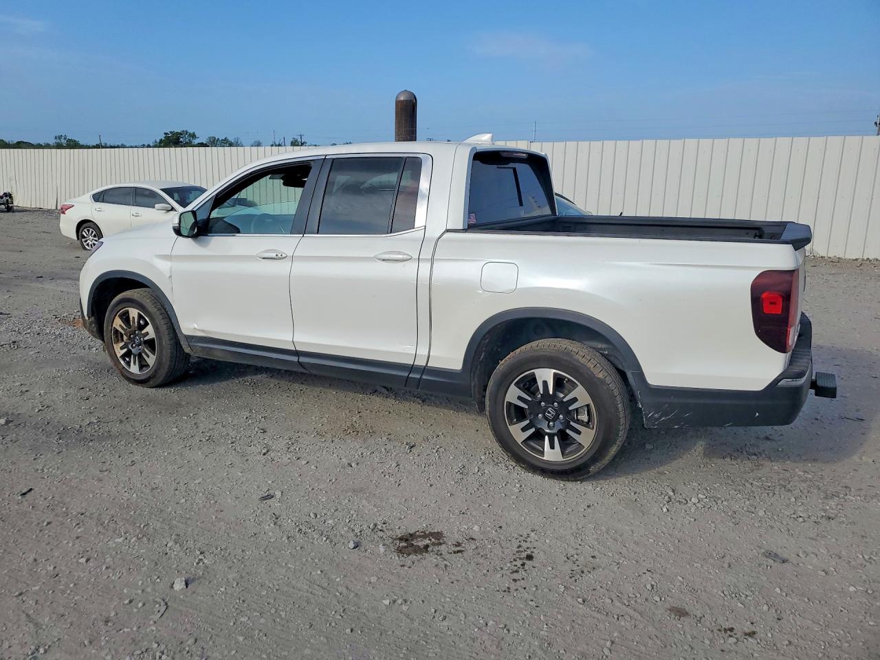 2020 HONDA RIDGELINE RTL photo 2