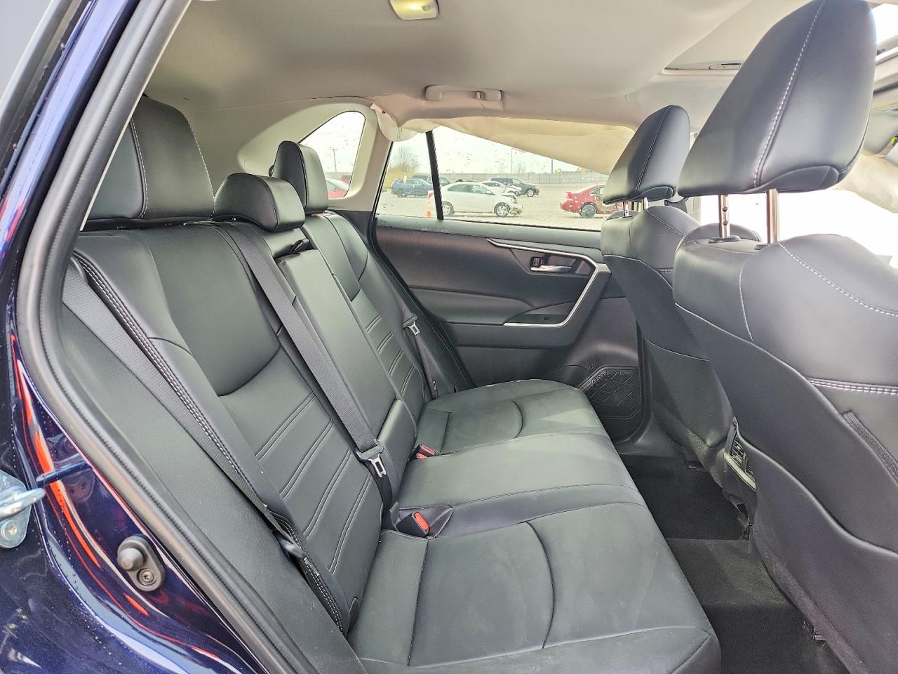 2024 TOYOTA RAV4 XLE PREMIUM photo 11