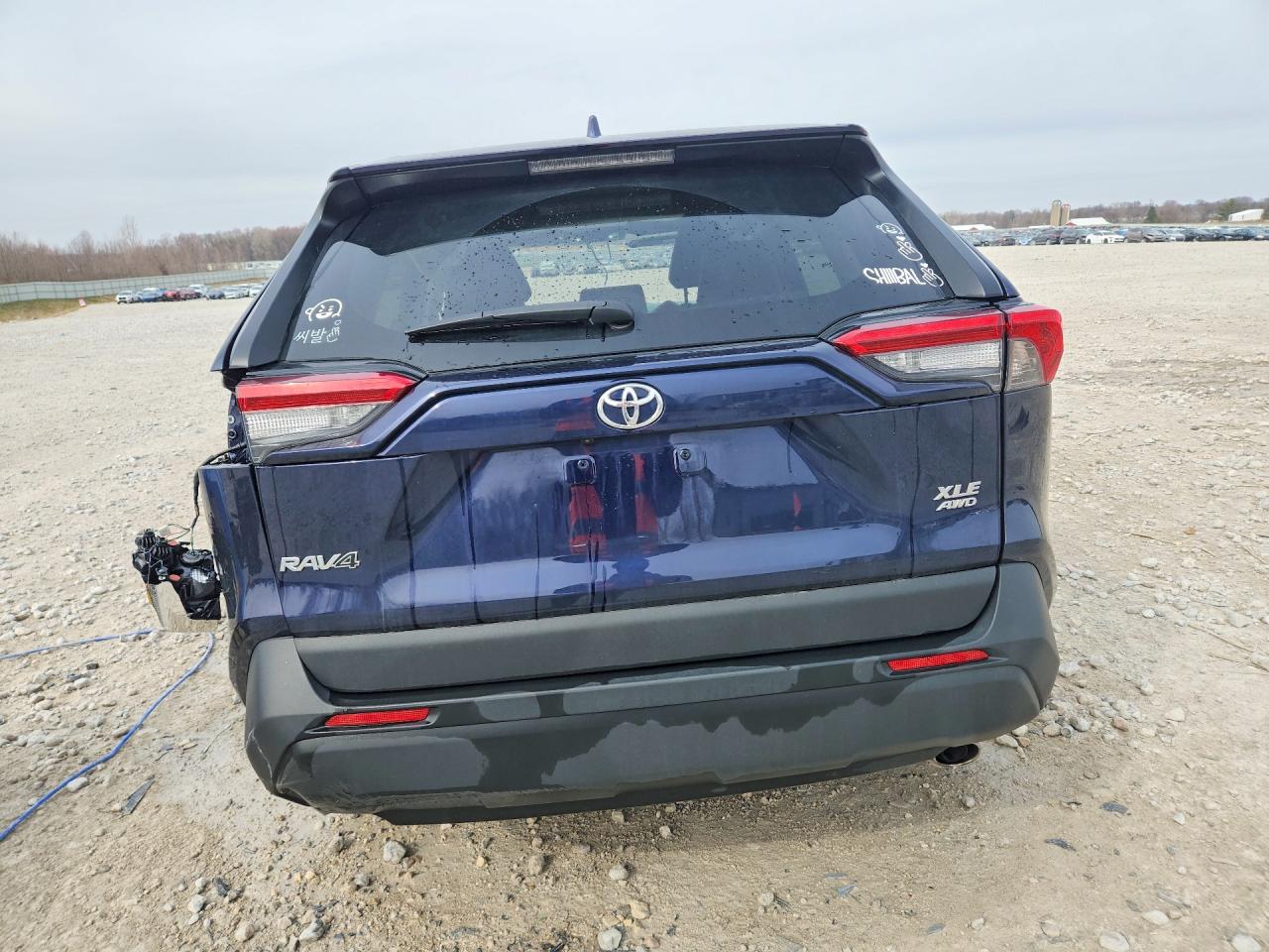 2024 TOYOTA RAV4 XLE PREMIUM photo 6