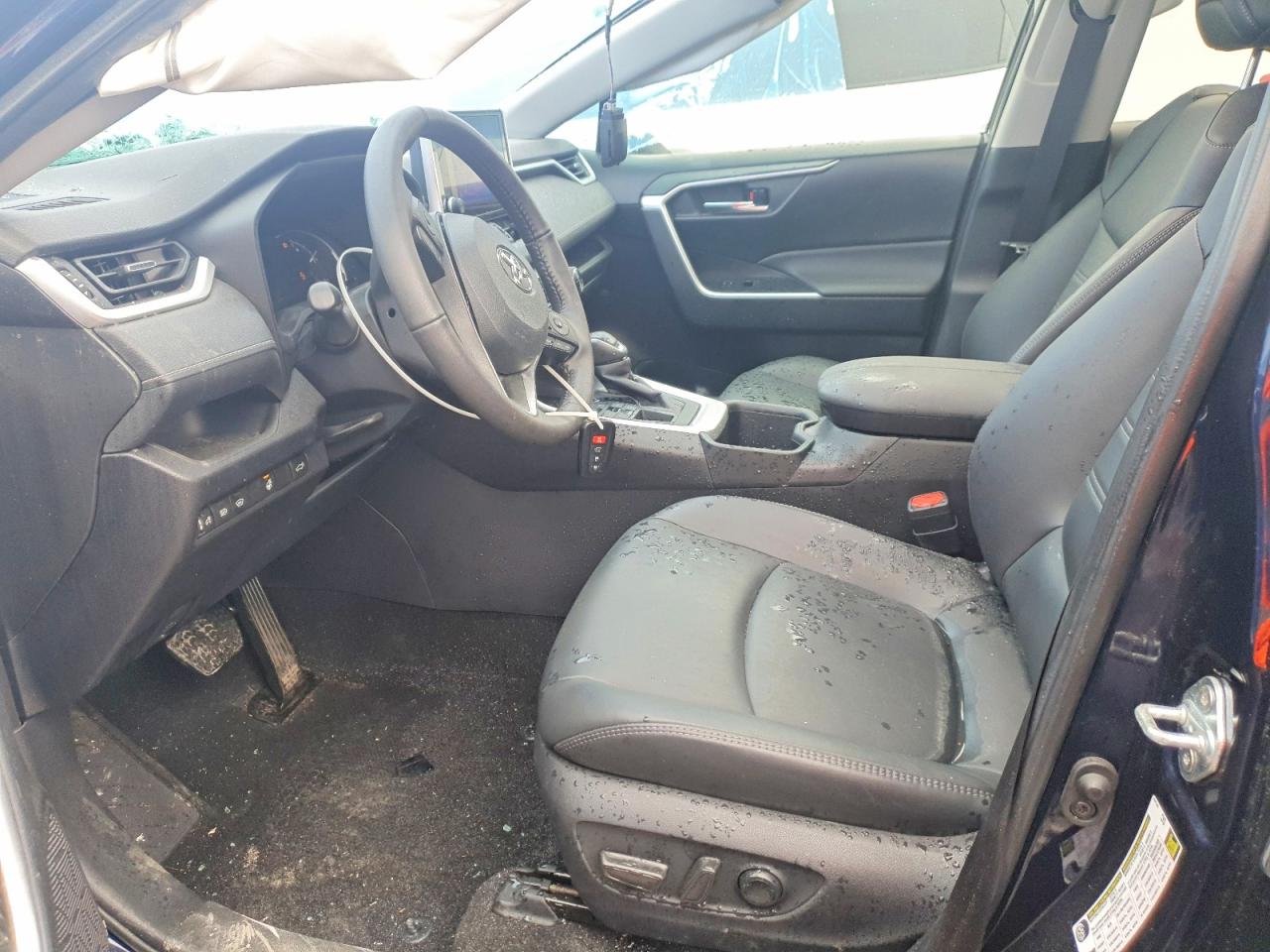 2024 TOYOTA RAV4 XLE PREMIUM photo 7