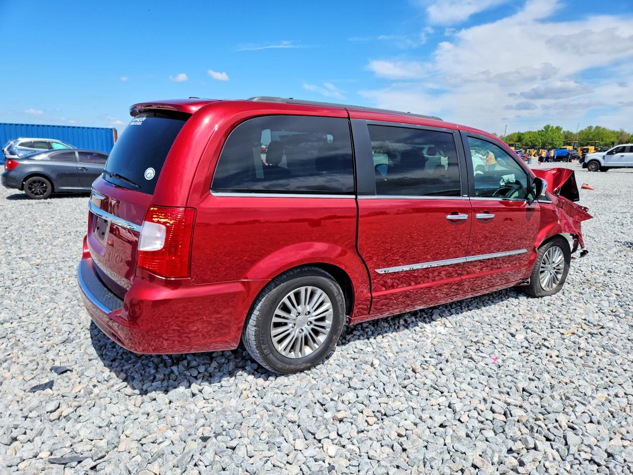 2013 CHRYSLER TOWN & COUNTRY TOURING L photo 3