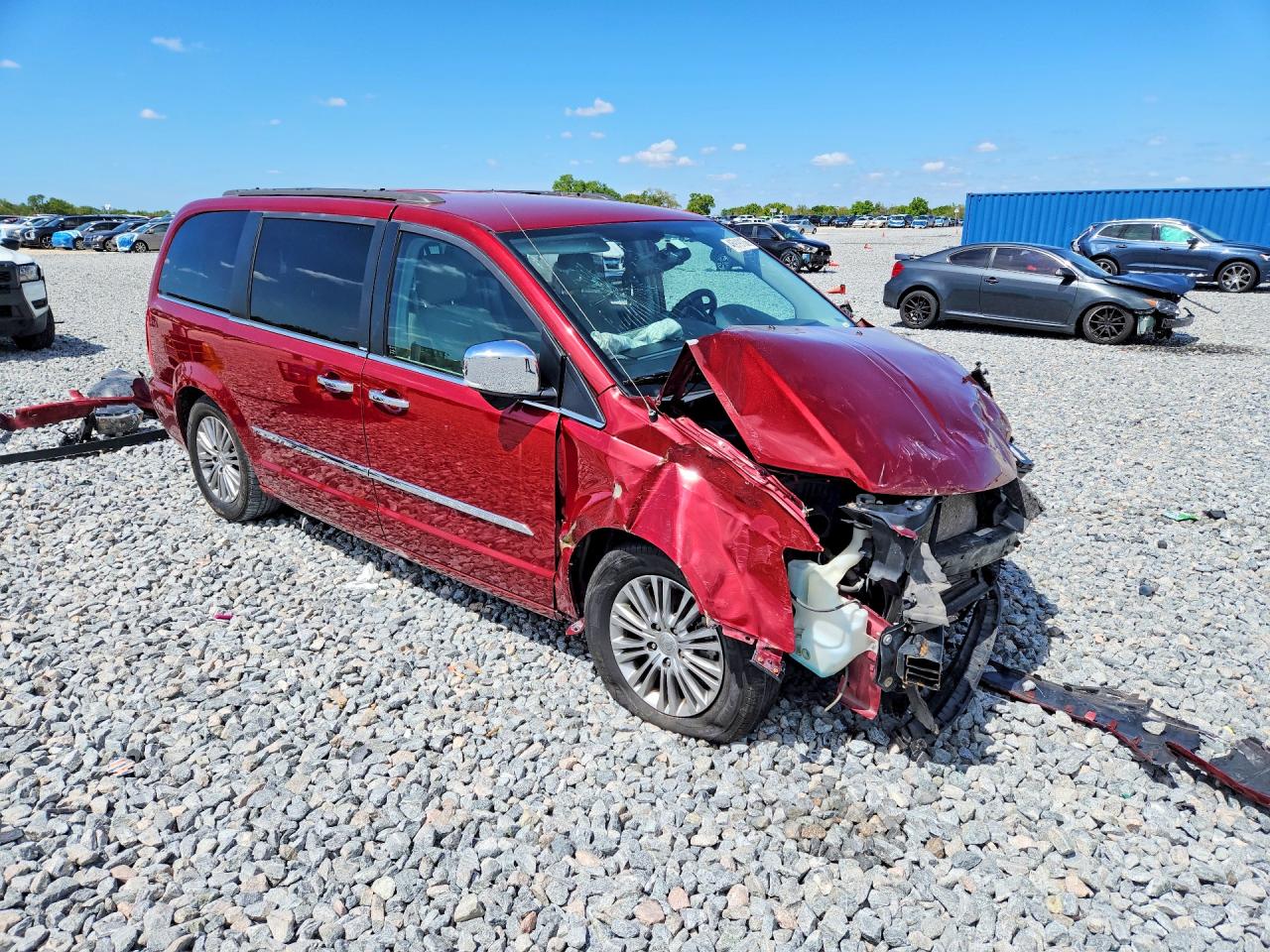 2013 CHRYSLER TOWN & COUNTRY TOURING L photo 4
