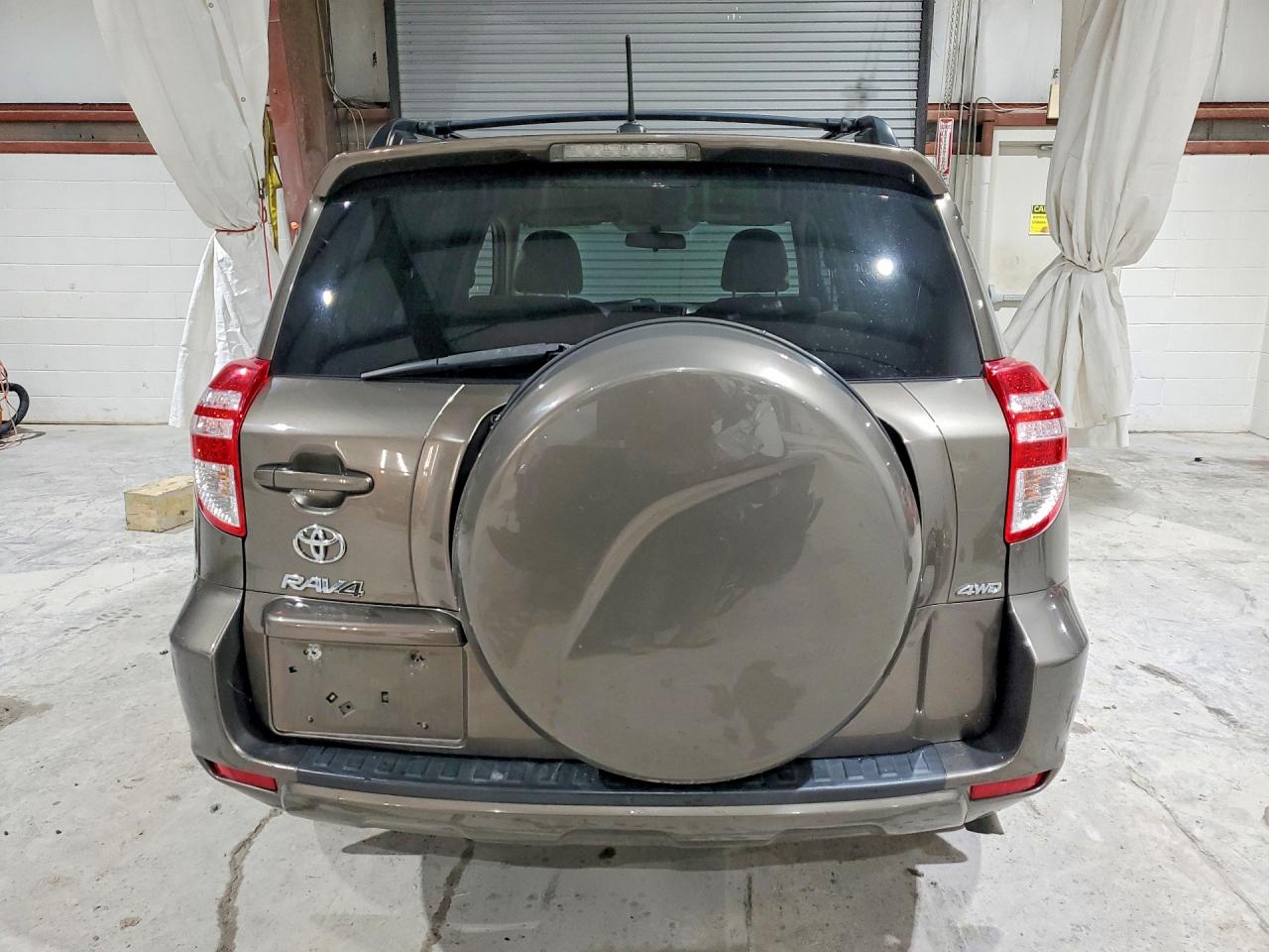 2011 TOYOTA RAV4 BASE photo 11