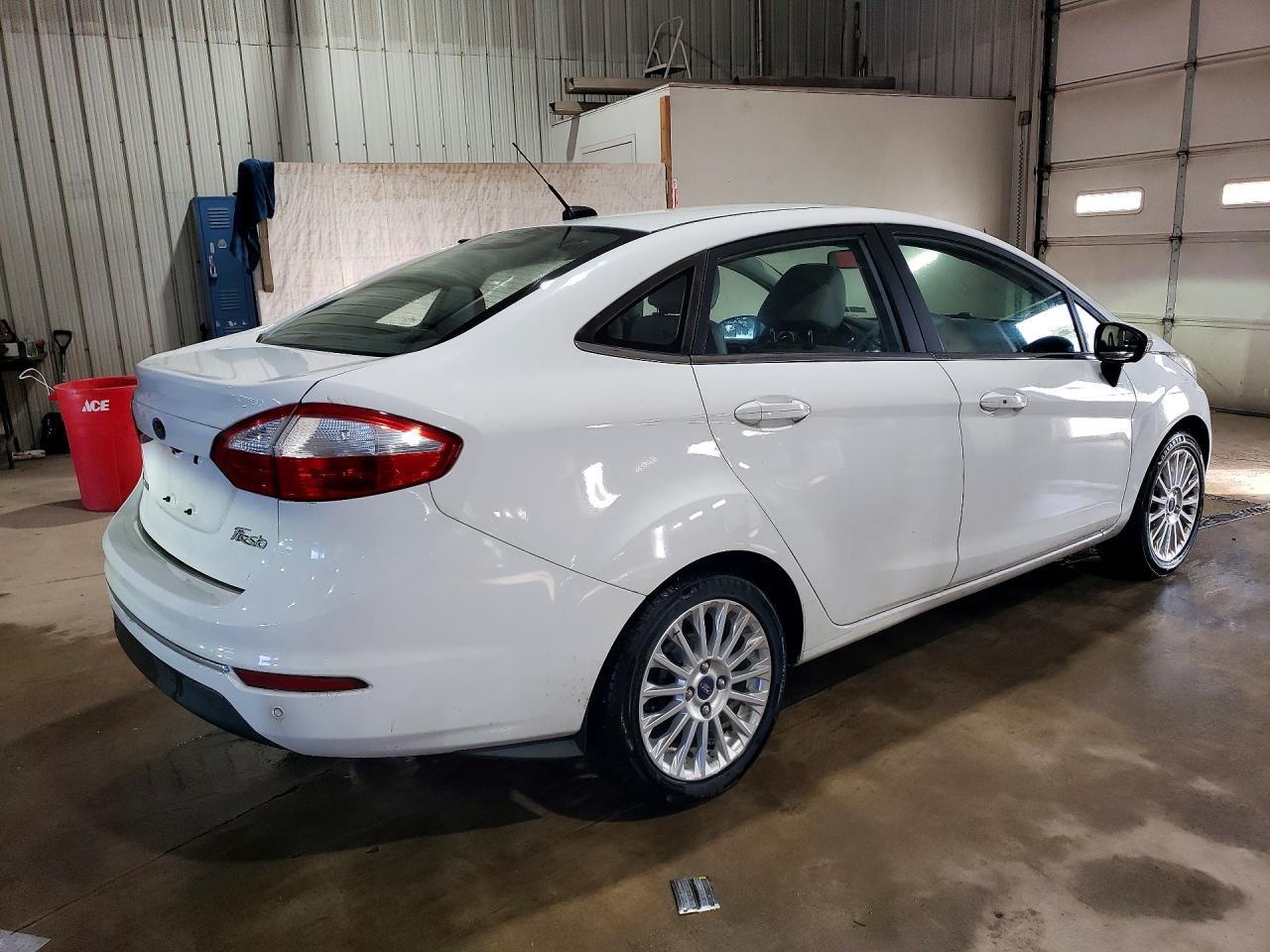 2015 FORD FIESTA TITANIUM photo 7