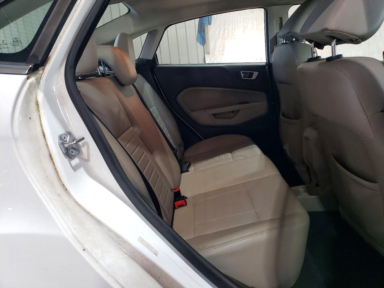 2015 FORD FIESTA TITANIUM photo 28