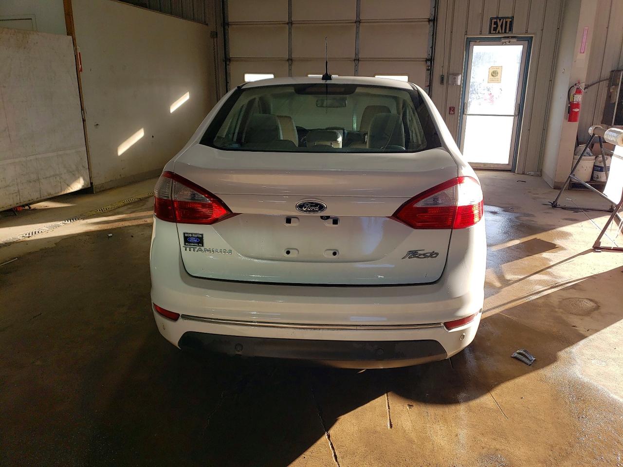 2015 FORD FIESTA TITANIUM photo 16