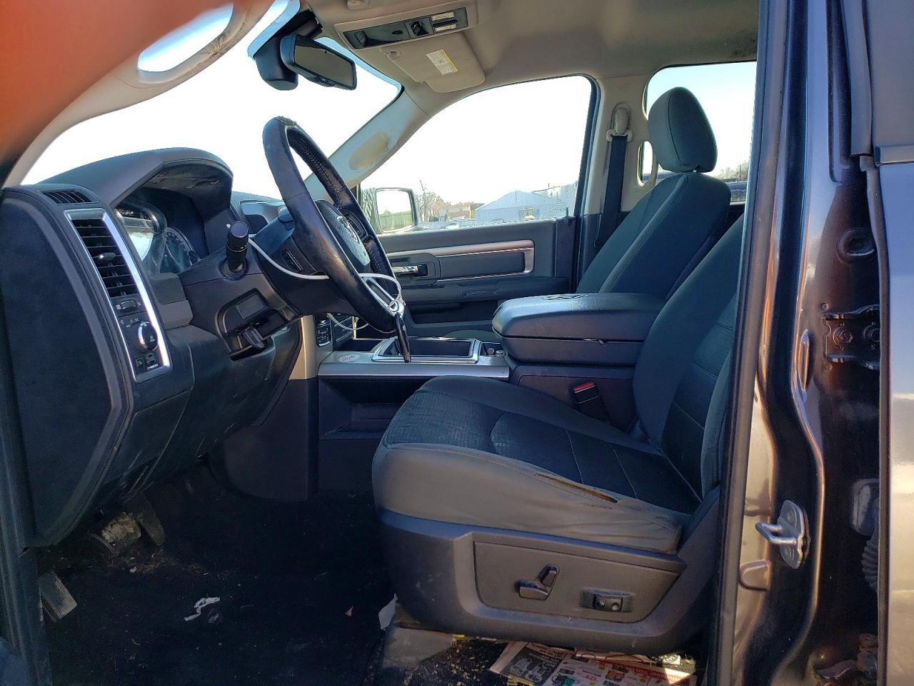 2014 RAM 1500 SLT photo 13