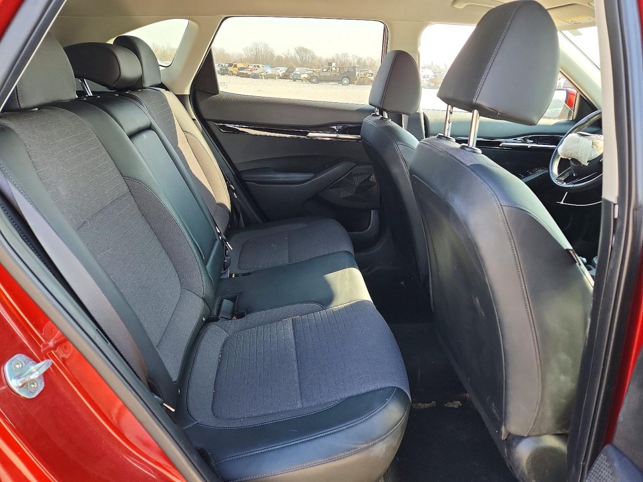 2021 KIA SELTOS S photo 21