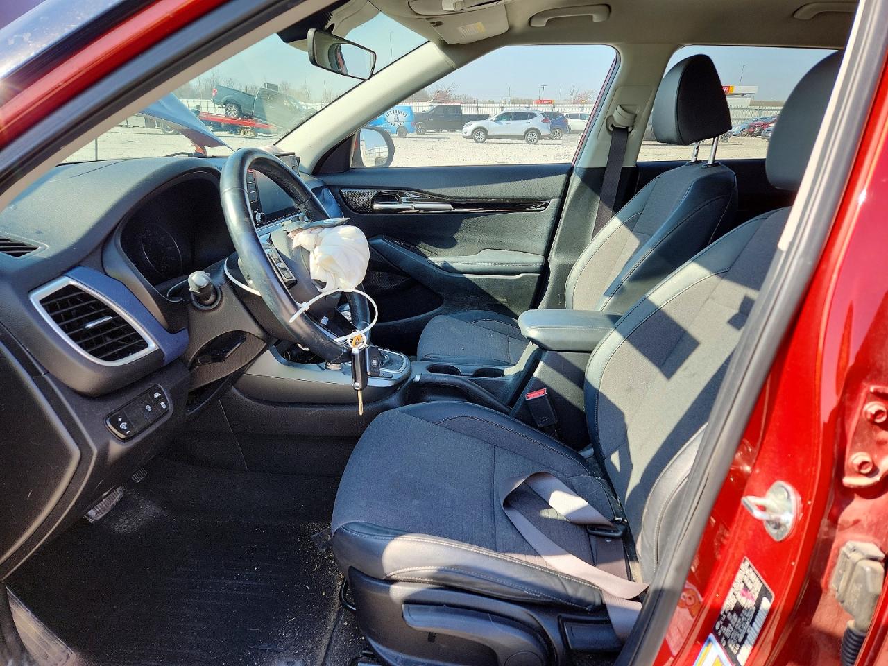 2021 KIA SELTOS S photo 13