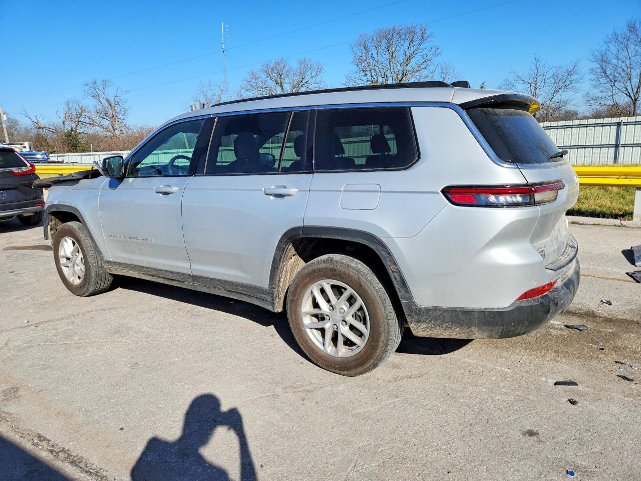 2024 JEEP GRAND CHEROKEE L LAREDO photo 4