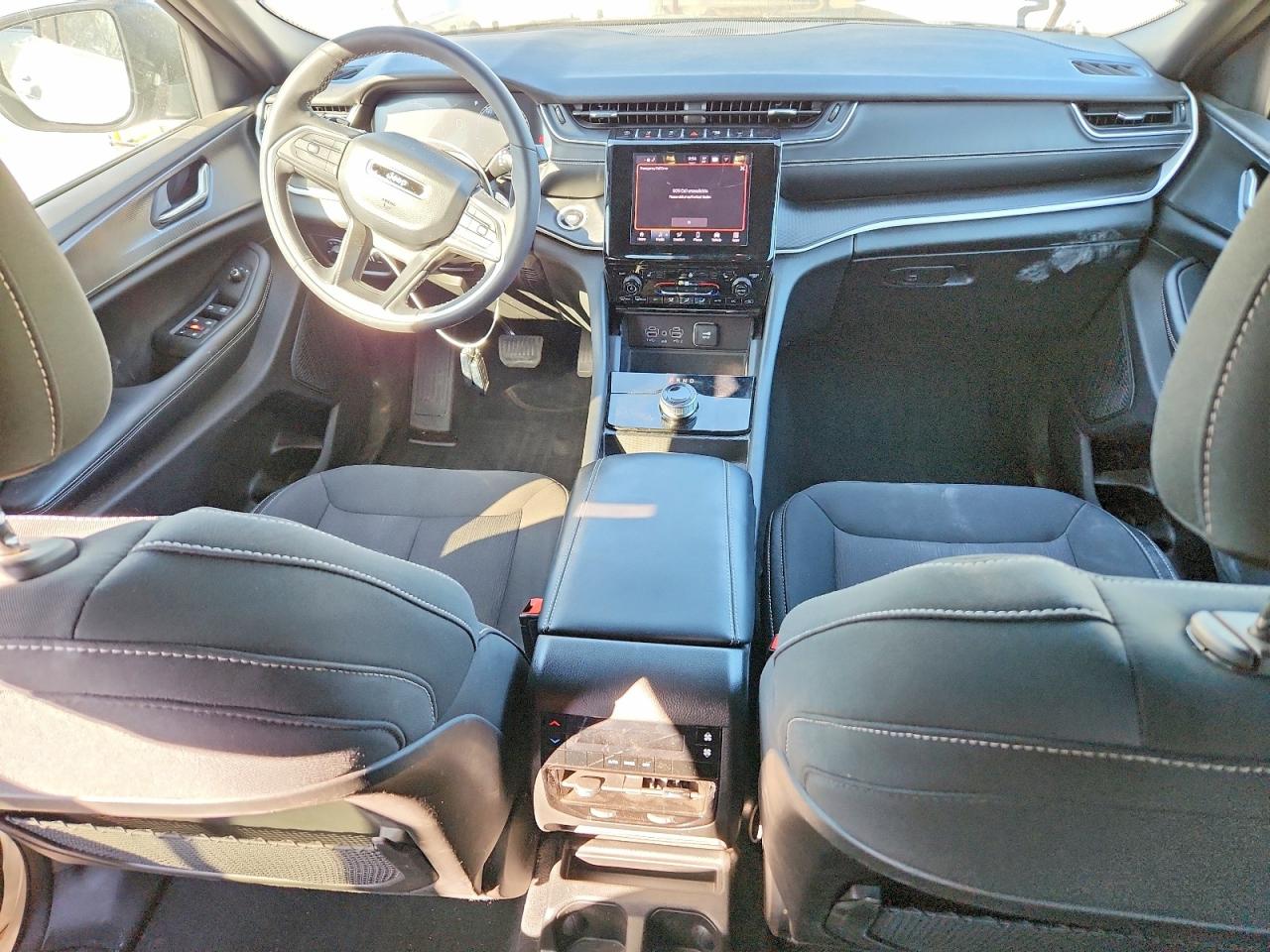 2024 JEEP GRAND CHEROKEE L LAREDO photo 22