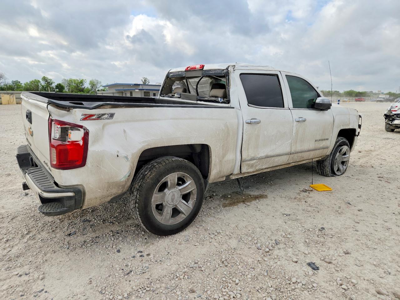 2016 CHEVROLET SILVERADO K1500 LTZ photo 3