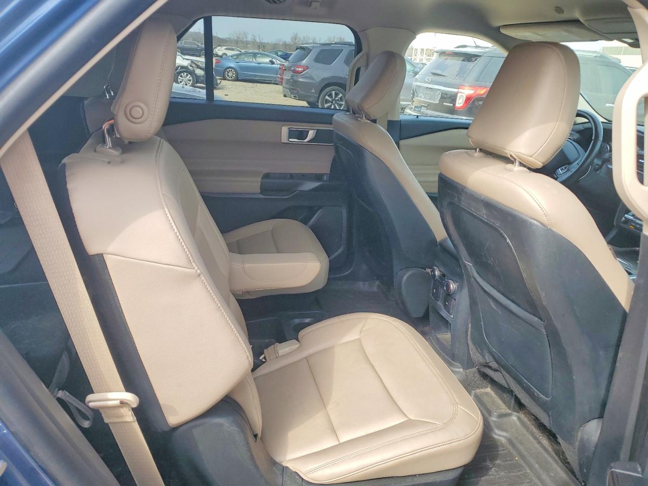 2020 FORD EXPLORER XLT photo 10