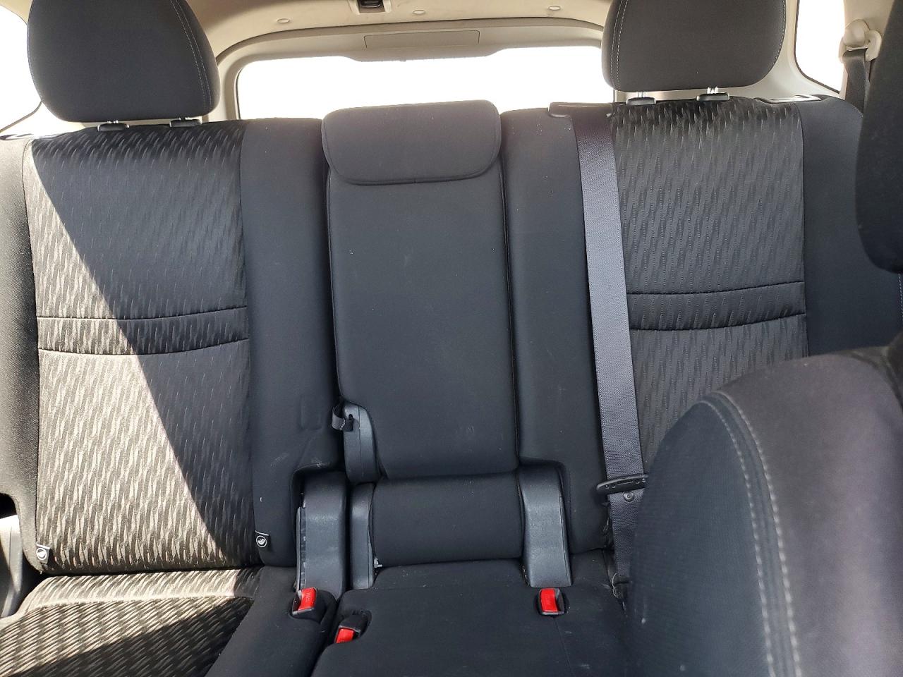 2017 NISSAN ROGUE SV photo 19