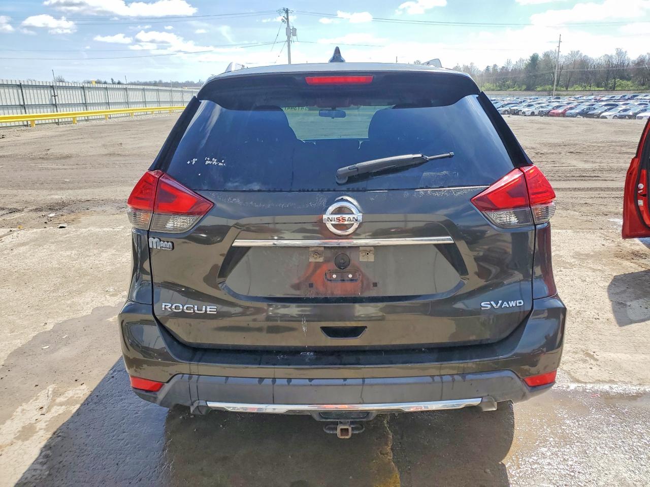 2017 NISSAN ROGUE SV photo 11