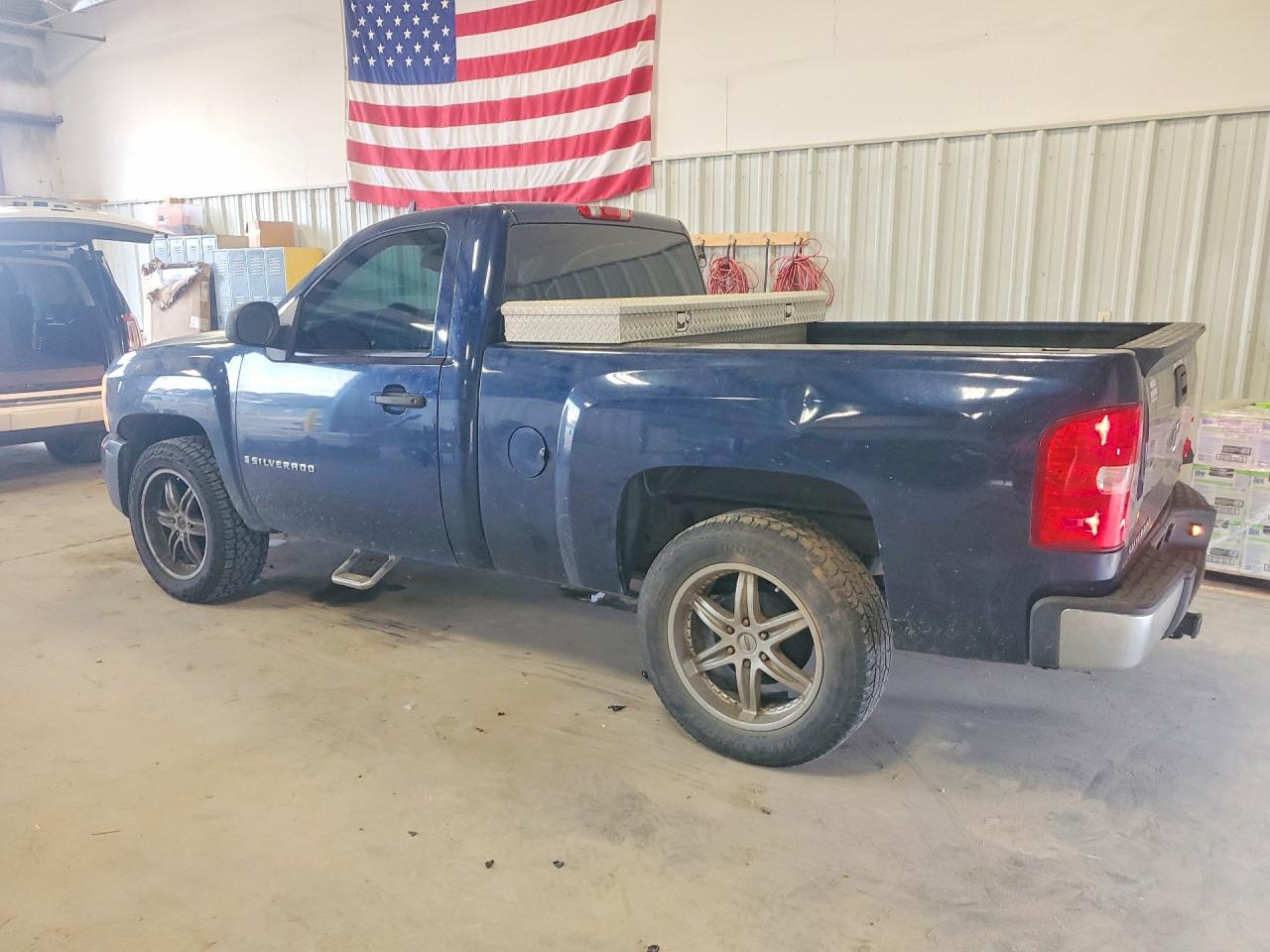 2009 CHEVROLET SILVERADO C1500 photo 2