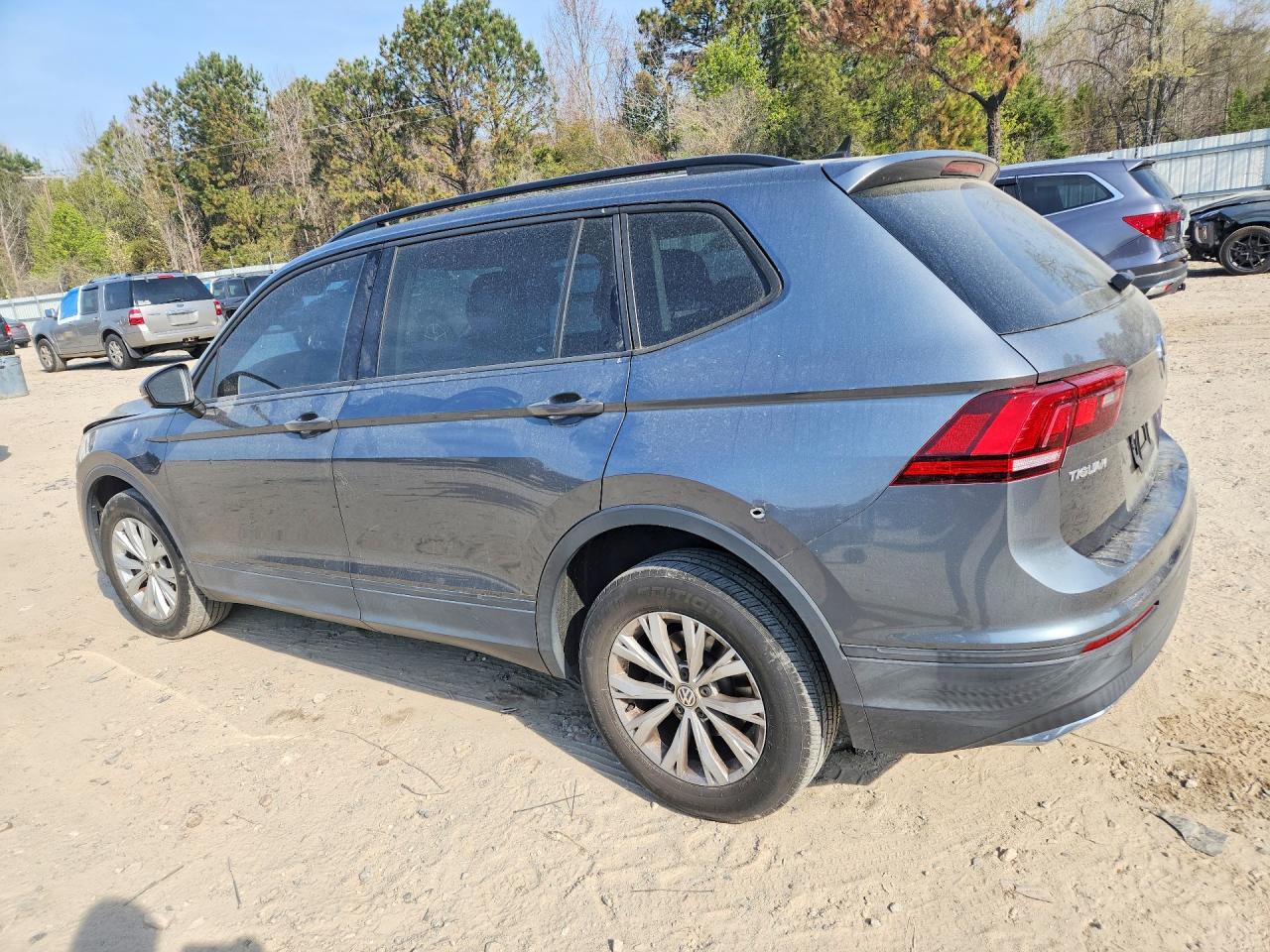 2020 VOLKSWAGEN TIGUAN S photo 4
