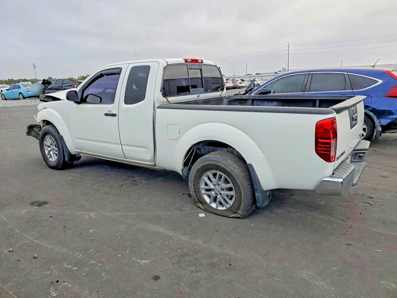 2019 NISSAN FRONTIER SV V6 photo 3