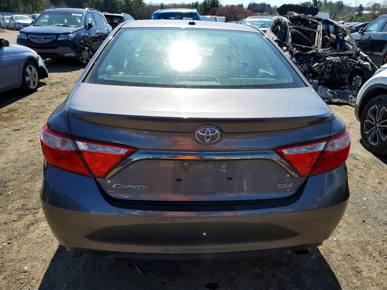 2015 TOYOTA CAMRY XSE photo 11