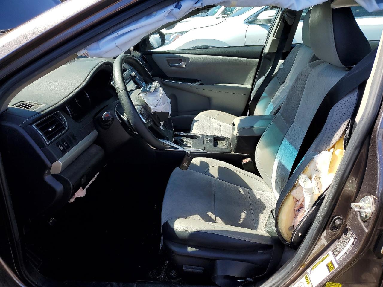2015 TOYOTA CAMRY XSE photo 13