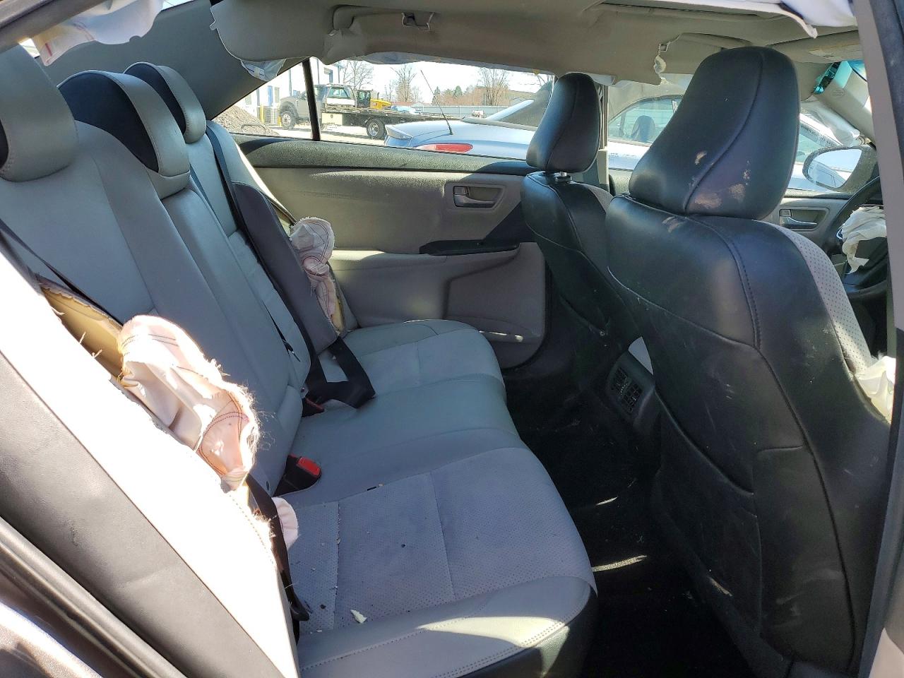 2015 TOYOTA CAMRY XSE photo 19