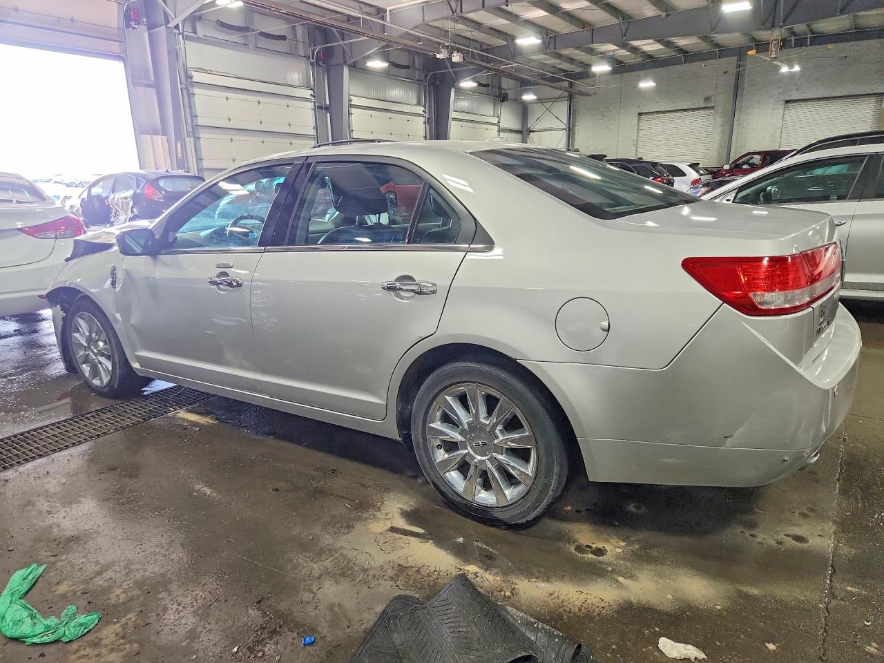 2010 LINCOLN MKZ photo 3