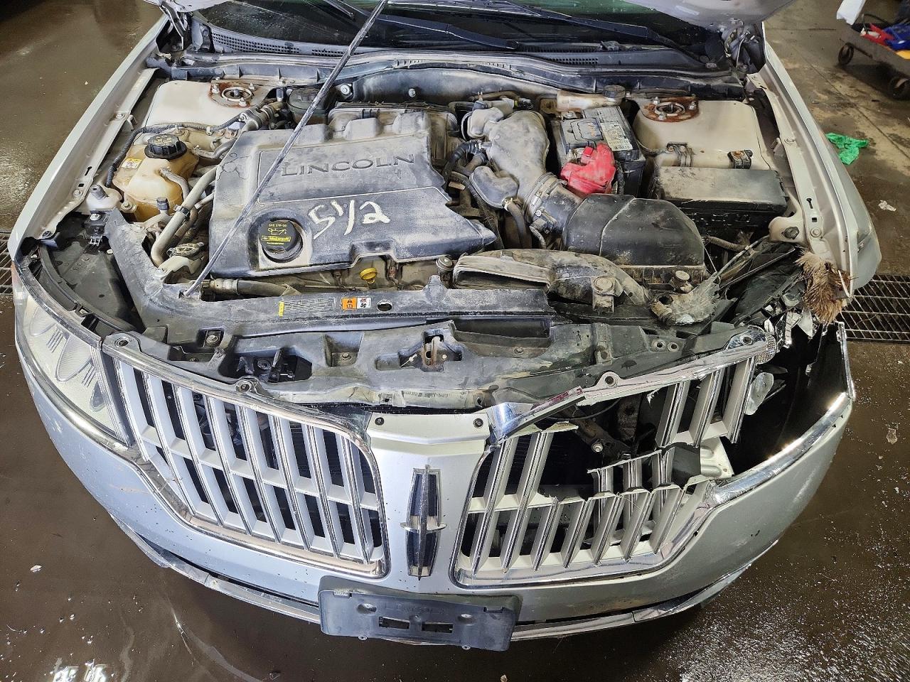 2010 LINCOLN MKZ photo 21